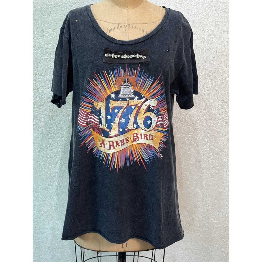 A Rare Bird Women 1776 Patriotic‎ Rhinestone Shirt Distressed Black L/XL NWT